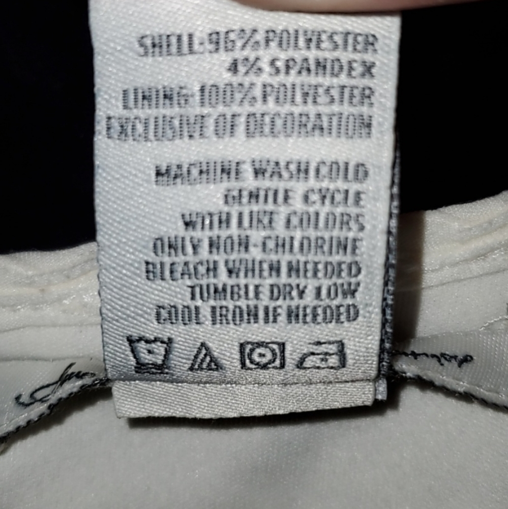 Short off white spring dress. Sleevless. Size large. - Picture 6 of 6